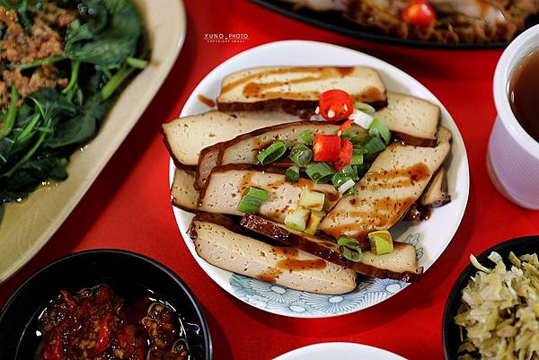 台中市中區民族路中式進城牛肉麵藥燉湯頭24.jpg
