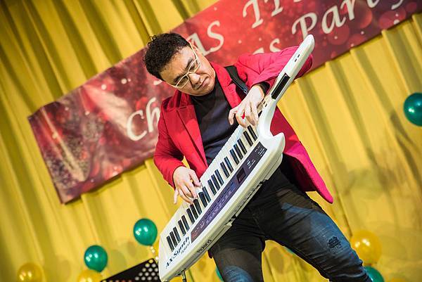 魔力宏娛樂樂團表演