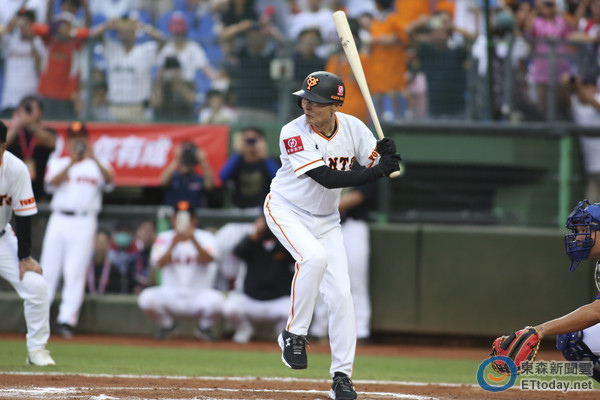 d2160240.jpg d2160240.jpg