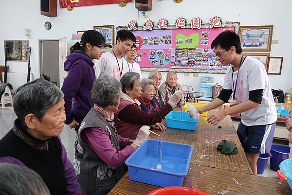 106年度科學志工-20180209不老科學67.JPG