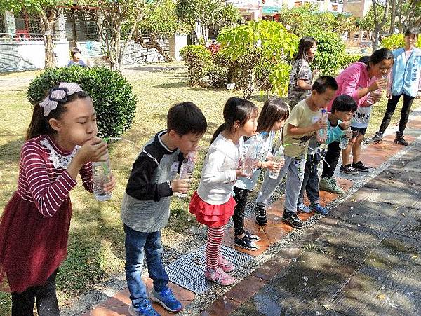 107年12月照片-20.遠東科技大學圓夢團隊03.jpg