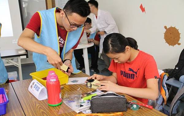 108年05月照片-31.國立屏東科技大學科學志工小隊05.jpg