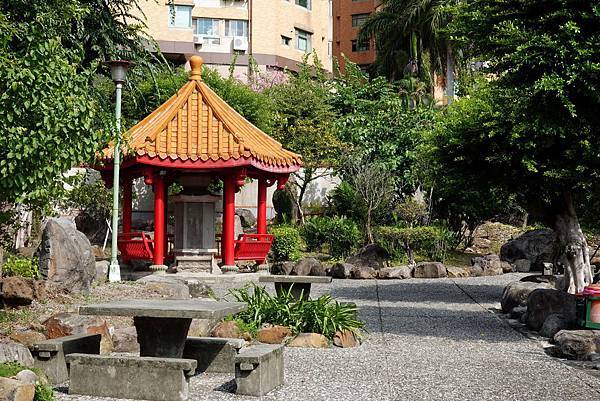 淡水鄞山寺16.JPG