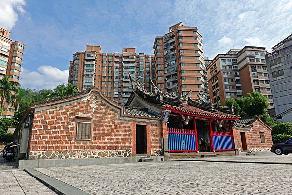 淡水鄞山寺17.JPG