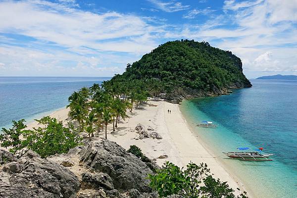 Island hopping Gigantes