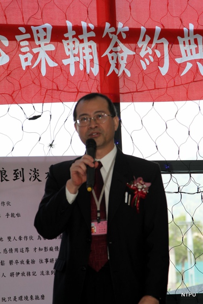 990126愛心典禮現場66--教育部高教司何卓飛司長致詞.JPG