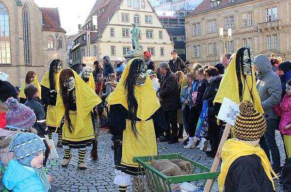 faschingsumzug-stuttgart-schillerplatz-880-p-880x580.jpg