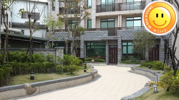 龍潭買屋。龍潭買房子。旺築。中庭花園豪墅。2200萬_01.jpg 龍潭買屋。龍潭買房子。旺築。中庭花園豪墅。2200萬_01.jpg