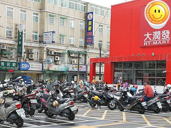 中壢買屋。中壢買房子。中原大學大潤發透天。798萬 中壢買屋。中壢買房子。中原大學大潤發透天。798萬