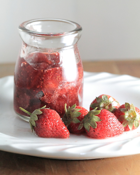 STRAWBERRY TIRAMISU