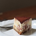 STRAWBERRY TIRAMISU