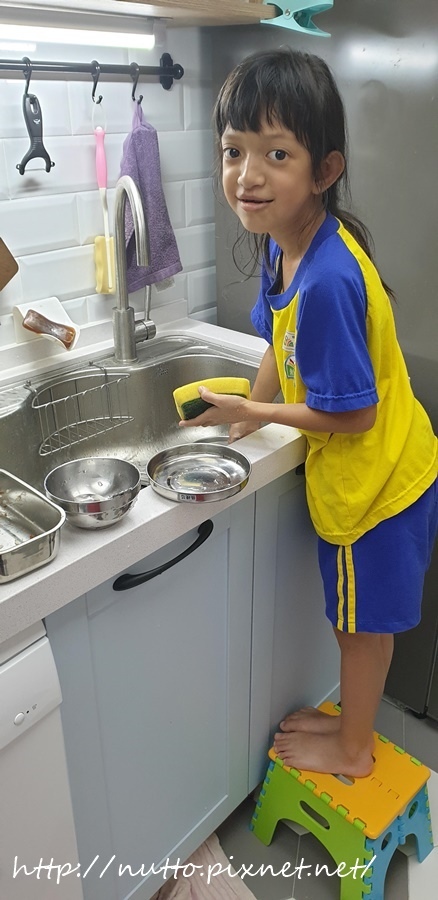 84M_03.jpg 84M_03.jpg