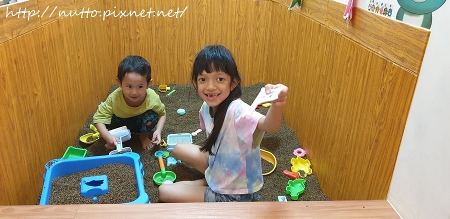 84M_16.jpg 84M_16.jpg