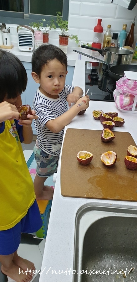 84M_24.jpg 84M_24.jpg