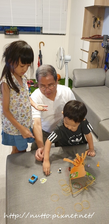 84M_23.jpg 84M_23.jpg