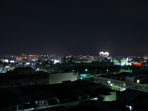 後陽台的夜景.jpg
