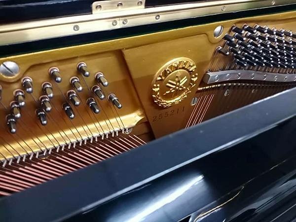 回收鋼琴、 收鋼琴、二手鋼琴賣買、修理鋼琴,tune琴、 鋼