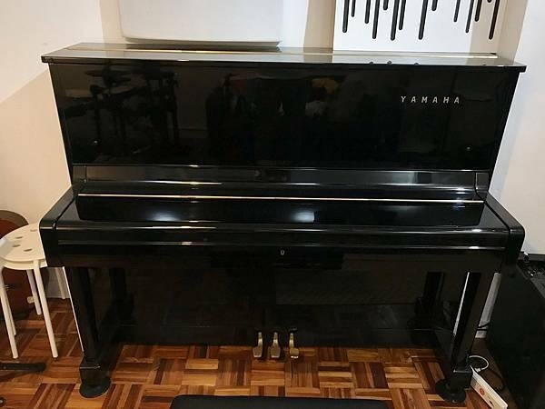 提供鋼琴回收 買賣、中古 鋼琴收購 買賣、鋼琴調音、鋼琴技術