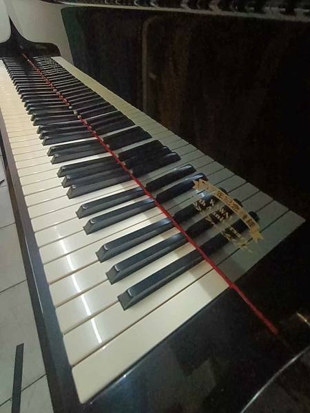 鋼琴回收就找小江老師，品質保證，不收雜牌鋼琴！