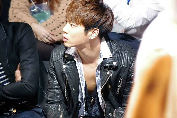 121022-Seoul Fashion Week-J18