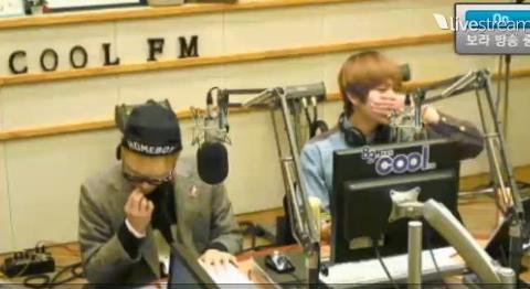 130109 Kiss The Radio-8-咬手指