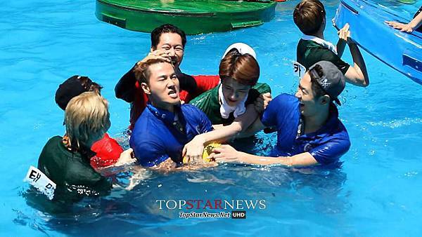 140817 TopStarNews - Running Man2