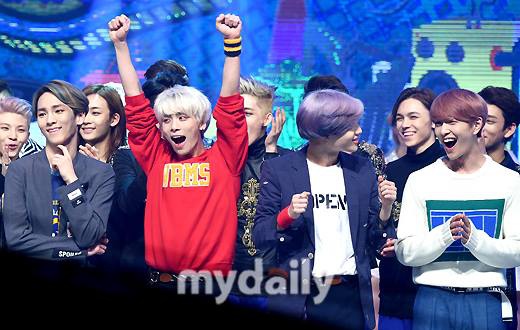 150527【新聞】SHINee 獲得本週《Show！ Champion》一位2