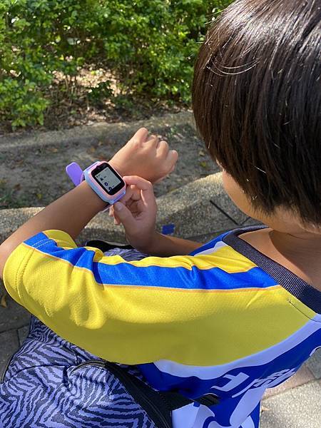 帥弟一直很想要兒童智慧型手錶特別選了myFirst Fone