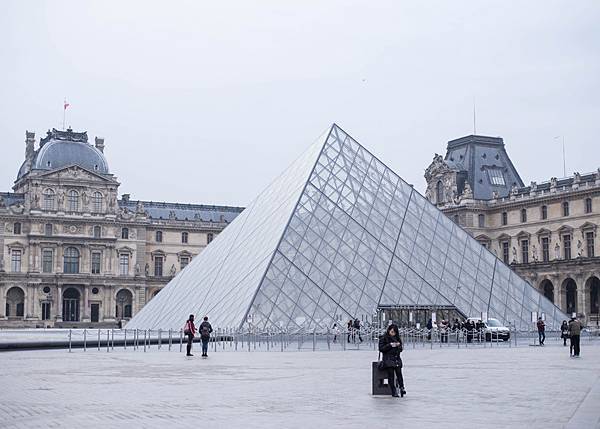 LOUVRE-STGERMAINDESPRES5