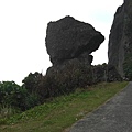 蘭嶼東部的鋼盔岩.JPG