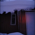 Swiss  Alaska  Inn旅館4屋外的冰柱.jpg