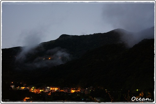 1020211  大年初二的晨曦  山坳裡的燈光