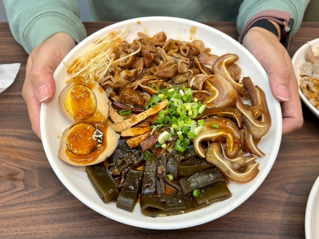 雲林美食推薦│牛肉麵肉大塊必點│張家牛肉麵│水餃宅配到府