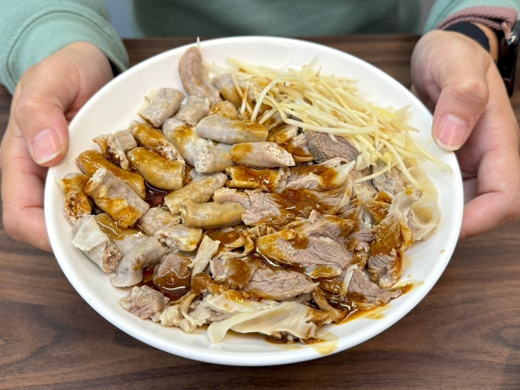 雲林美食推薦│牛肉麵肉大塊必點│張家牛肉麵│水餃宅配到府