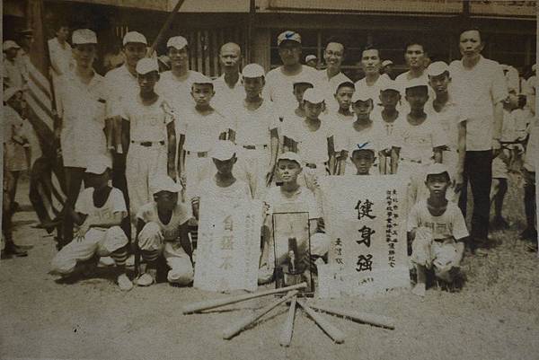 陳池榮父子.jpg