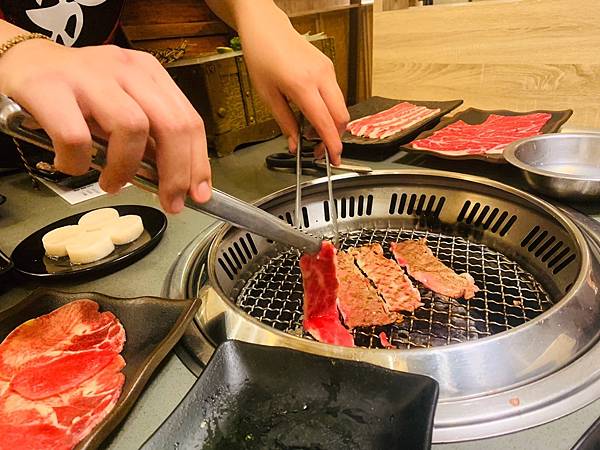 S__13213718.jpg 和牛吃到飽