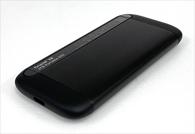 美光Crucial-X8-SSD.jpg