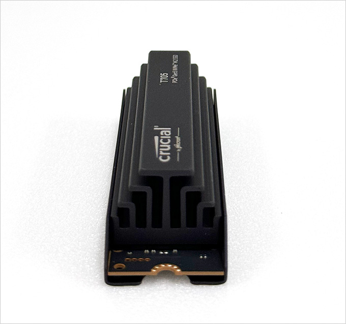 美光-Crucial-T705-PCIe-Gen5-NVMe-M.2-SSD-(含散熱器).jpg