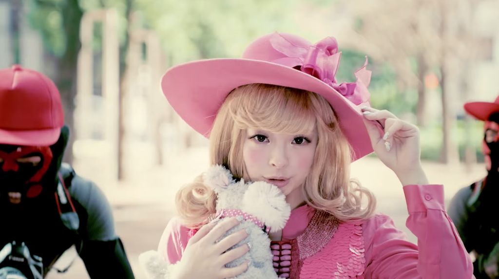 kyary-mondai-girl-mv-02