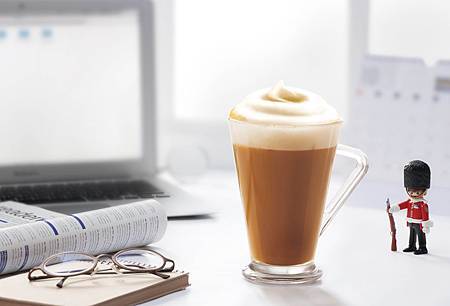 雀巢咖啡館藏系列NESCAFÉ卡布奇諾三合一是您最佳的選擇。只需要花13. 33元，不論在辦公室或家中，用熱水簡單沖泡，人人都能成為拉花大師。