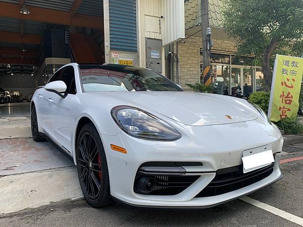 2019PORSCHEPANAMERA TURBO1