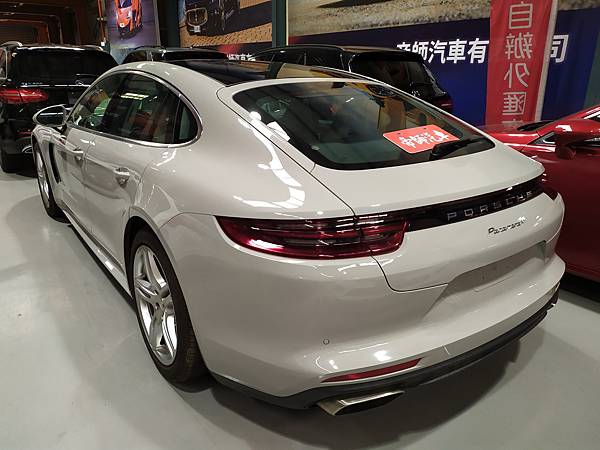 2017PORSCHEPanamera 4