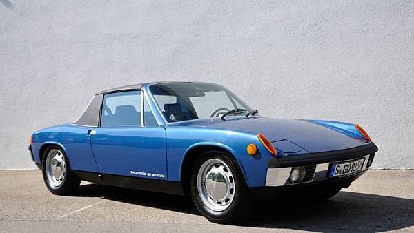 914