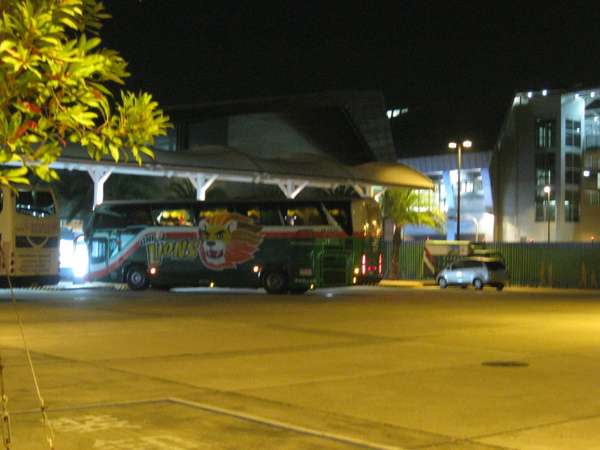11/4 HSR Tainan station 統一獅巴士