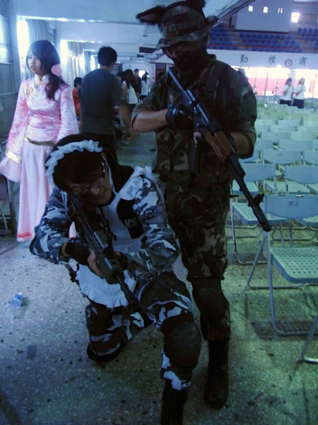 當軍裝女僕遇上軍裝貓耳(?