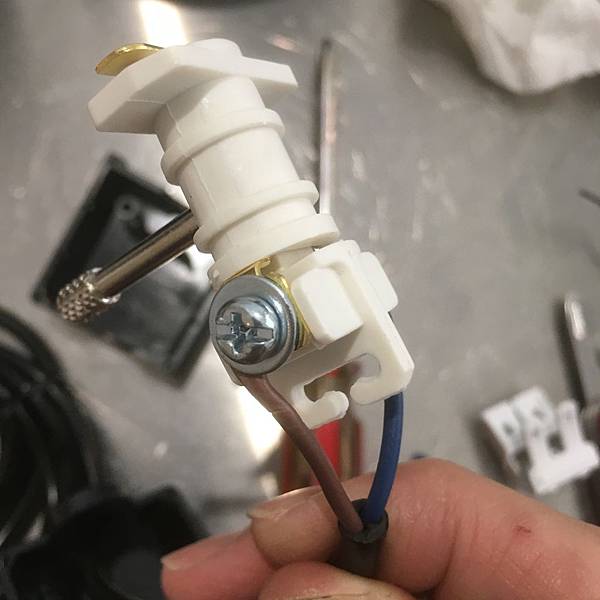 IKEA吊燈DIY改軌道燈 IKEA吊燈DIY改軌道燈