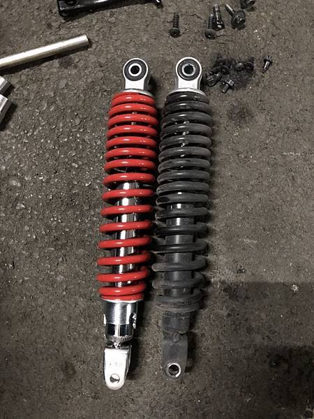 V125g換避震器 V125g換避震器