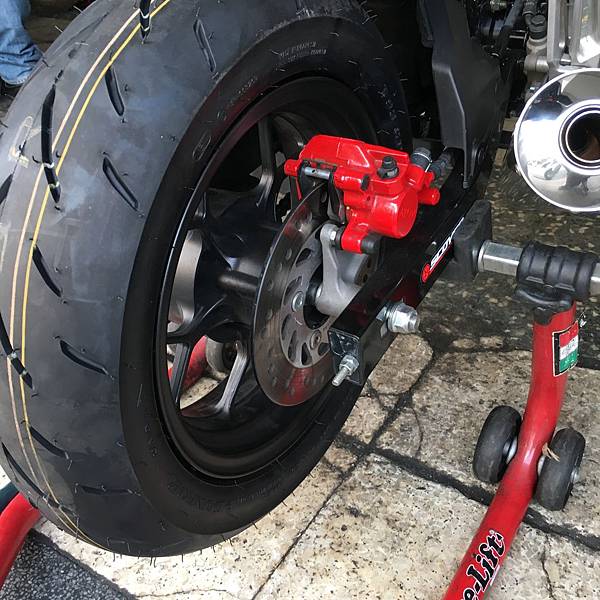 msx125換後輪TT93 msx125換後輪TT93