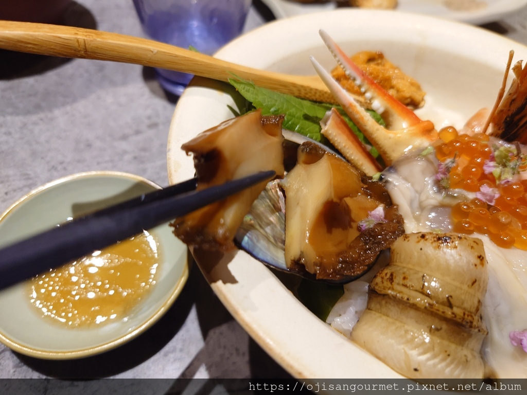 [食記]運動公園旁隱巷排隊丼飯/新北新莊/終於‧衷魚