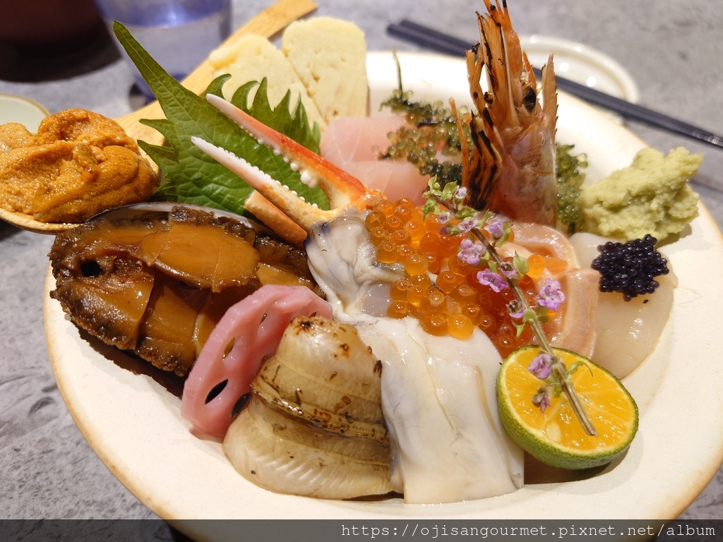 [食記]運動公園旁隱巷排隊丼飯/新北新莊/終於‧衷魚